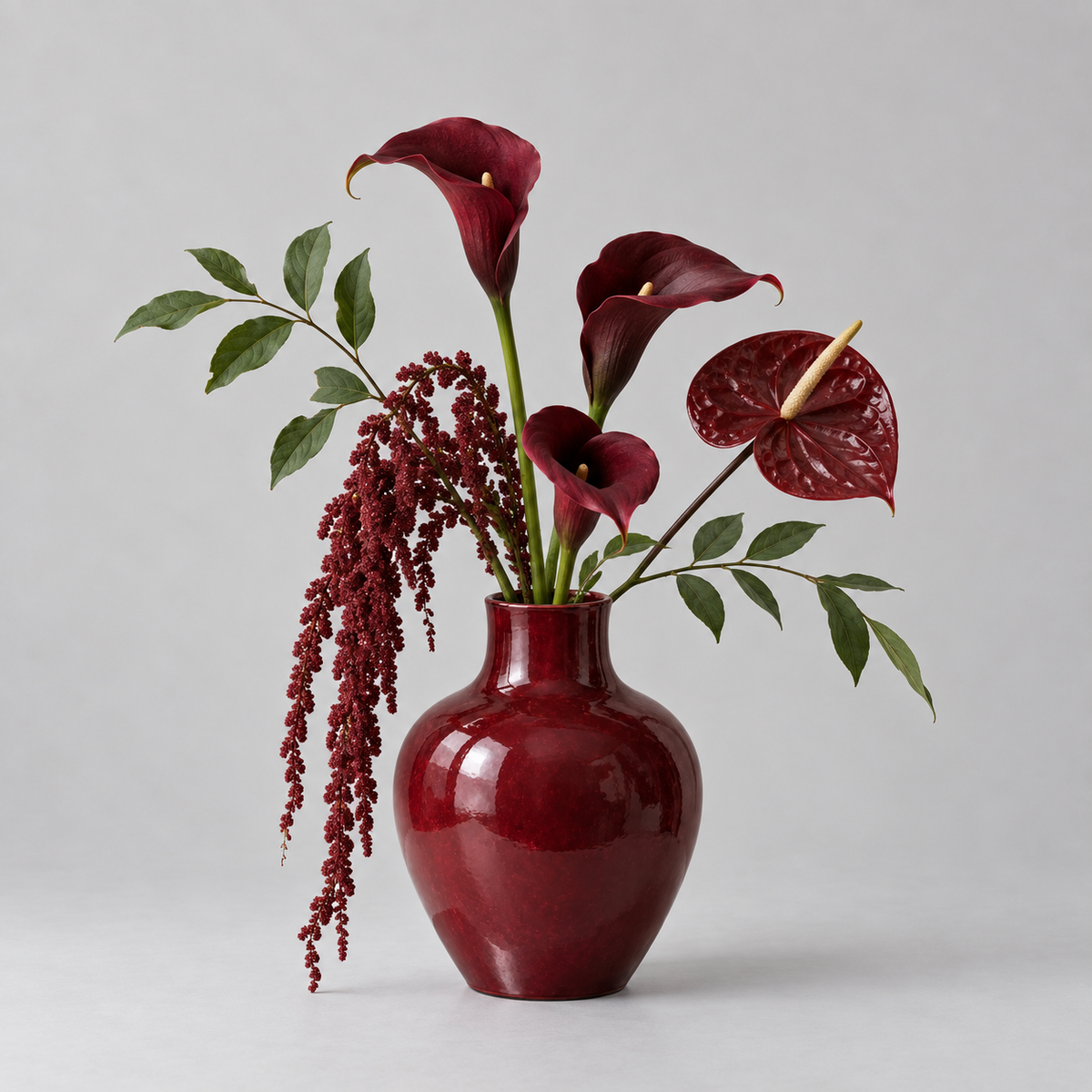Rund · bordeaux vase med blomster