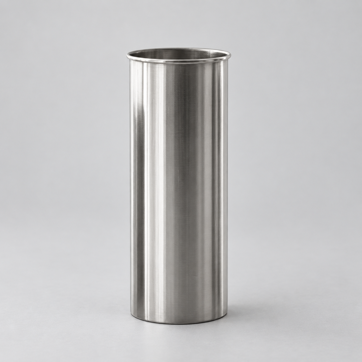 Cylinder · stål vase uden blomster
